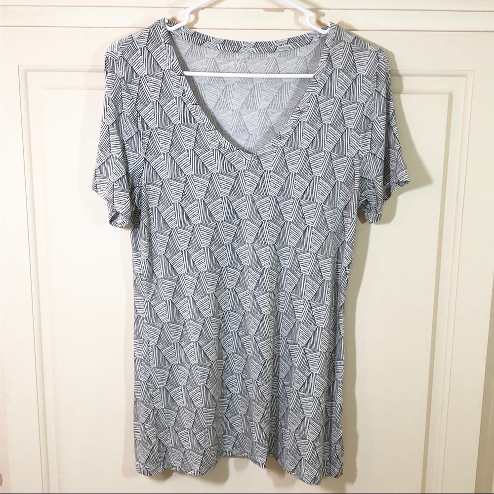 Apt.9 Black White Geometric Print V-Neck Top Sz S. EUC
